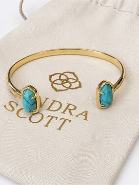 Kendra Scott Elton Gold Etch
Frame Cuff Bracelet in Turquoise Magnesite
